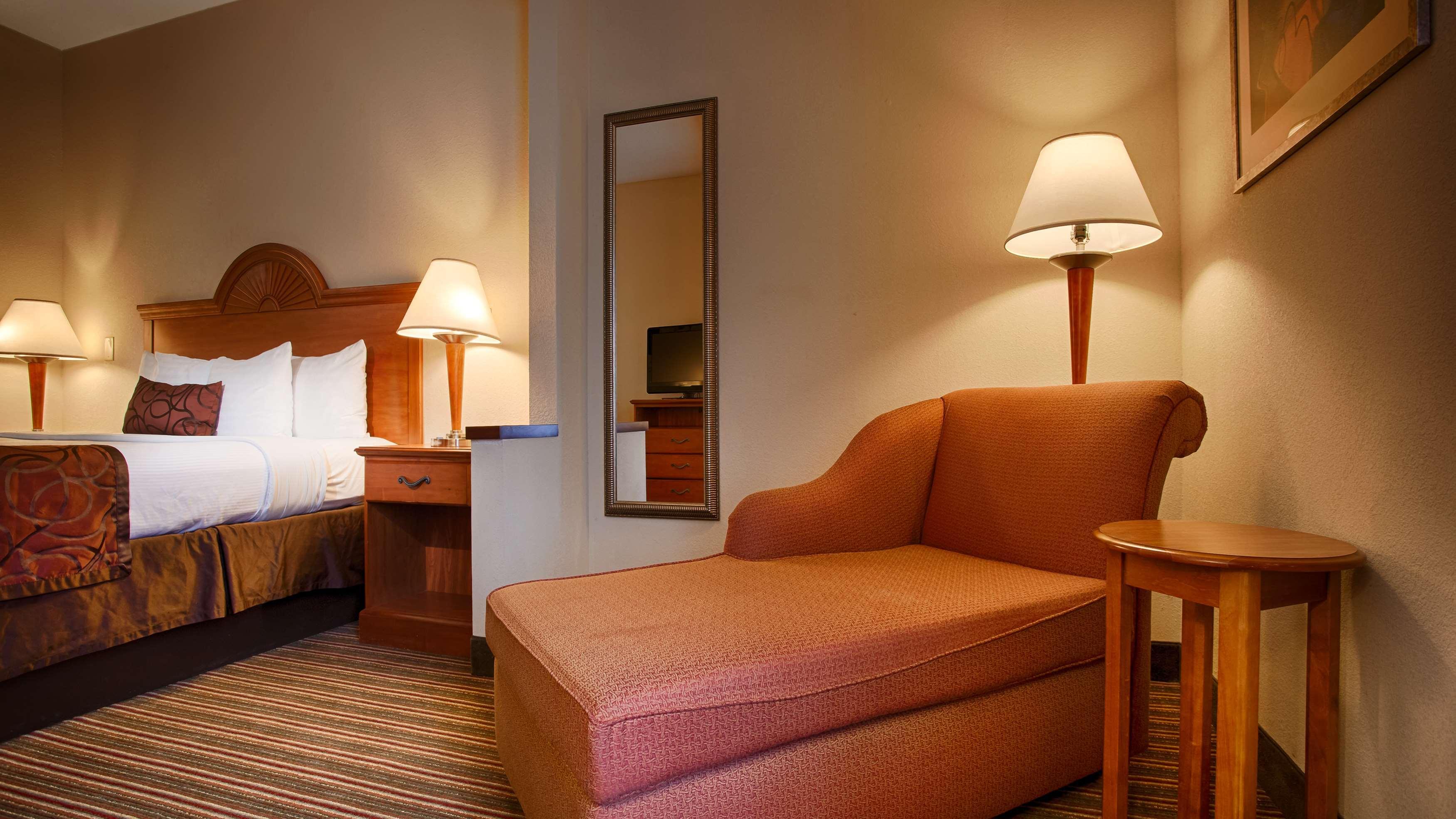 Best Western Plus Edison Inn Garner Exterior photo